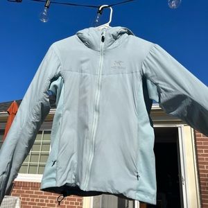 Arc’teryx Women’s Atom Hoody (formerly Atom LT) light blue